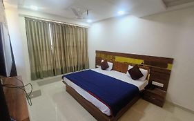 Hotel Paradise, Naroda