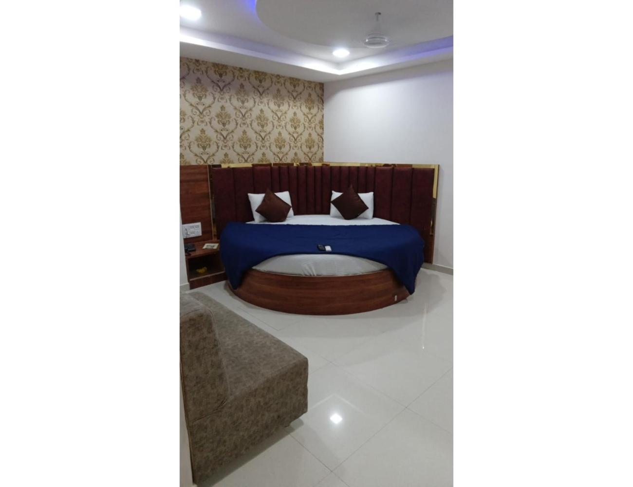 Hotel Paradise, Naroda Ahmedabad Exterior photo